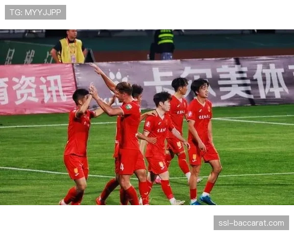 重庆铜梁龙1-1战平青岛西海岸，深圳新鹏城1-0击败辽宁铁人